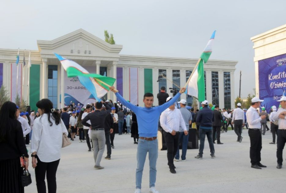 En Ouzbékistan, le référendum approuvé comme attendu