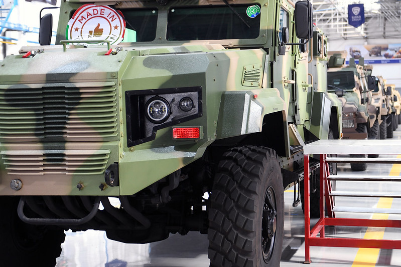 Tadjikistan : inauguration d’une usine de véhicules militaires. 