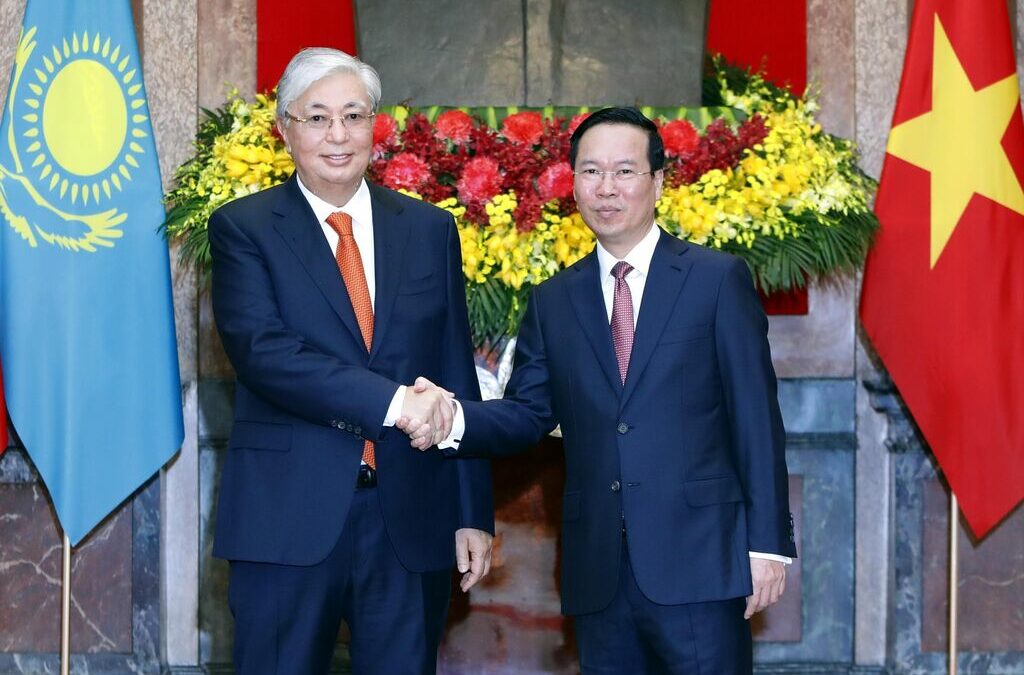 Visite présidentielle kazakhstanaise au Vietnam