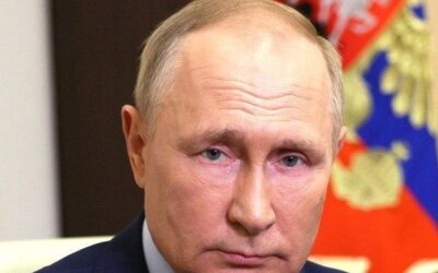 Vladimir Poutine visitera le Kirghizstan avant fin 2023, croit savoir Askar Akaev