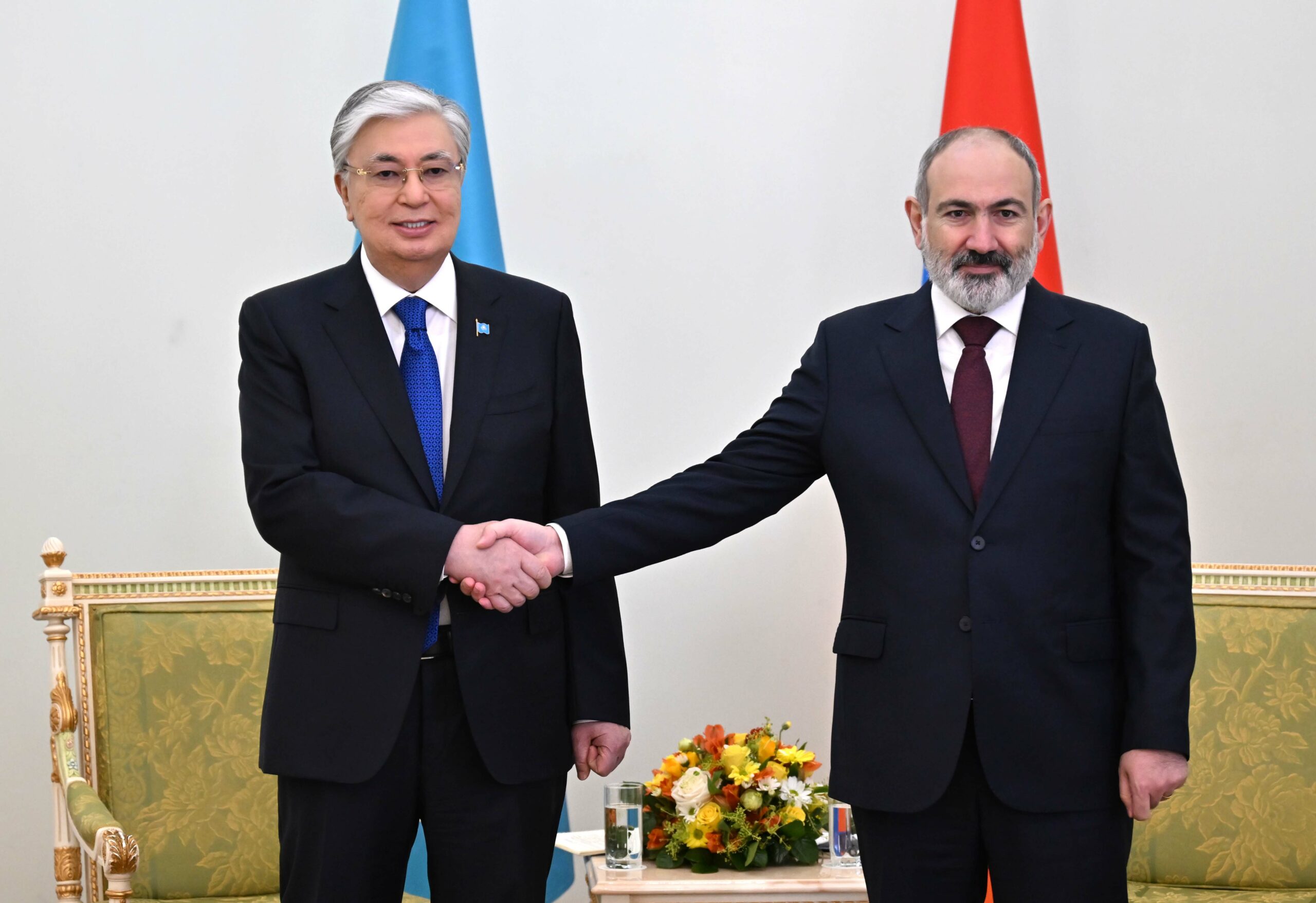 Visite présidentielle en Arménie : Kassym-Jomart Tokaïev et Nikol Pashinyan