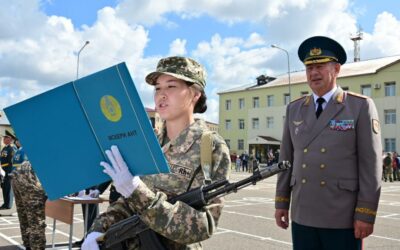 Kazakhstan : la première promotion de journalistes militaires a prêté serment