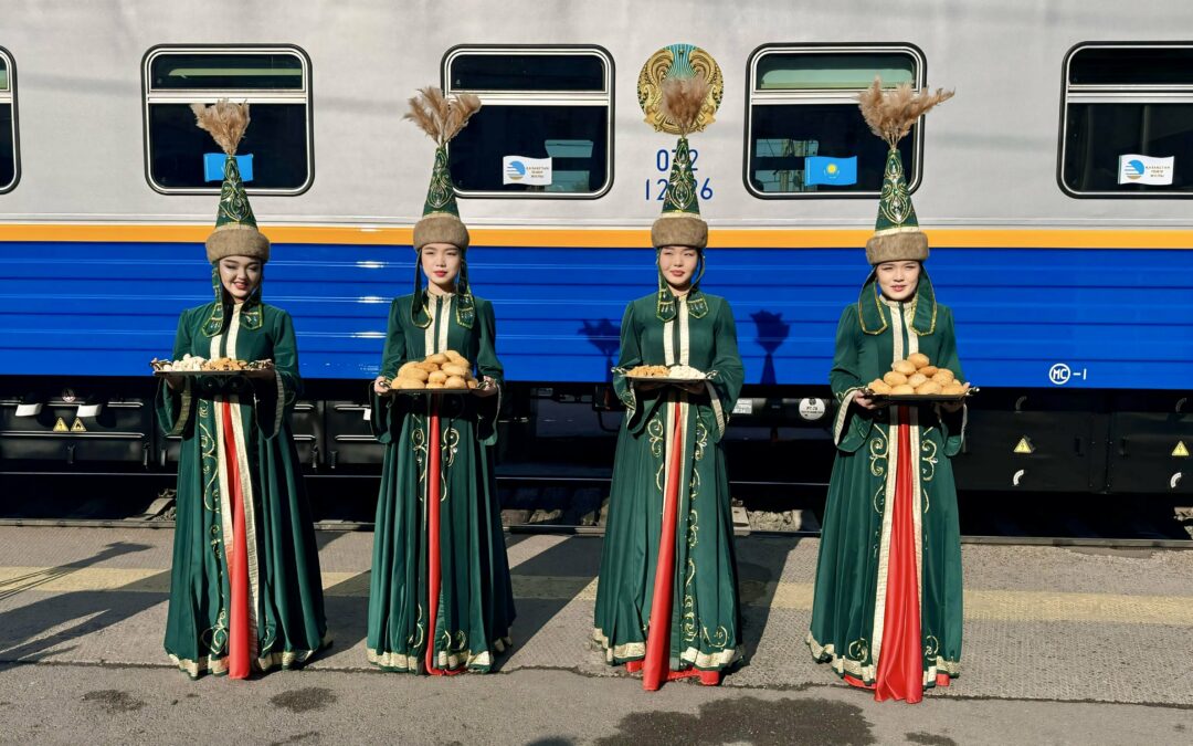 Le train touristique « Route de la soie » relie désormais le Kazakhstan et l’Ouzbékistan