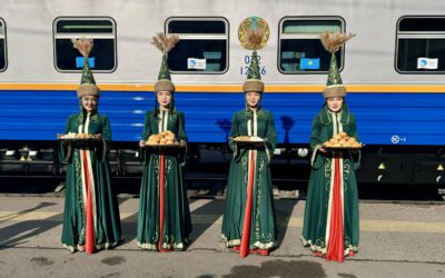 Le train touristique « Route de la soie » relie désormais le Kazakhstan et l’Ouzbékistan