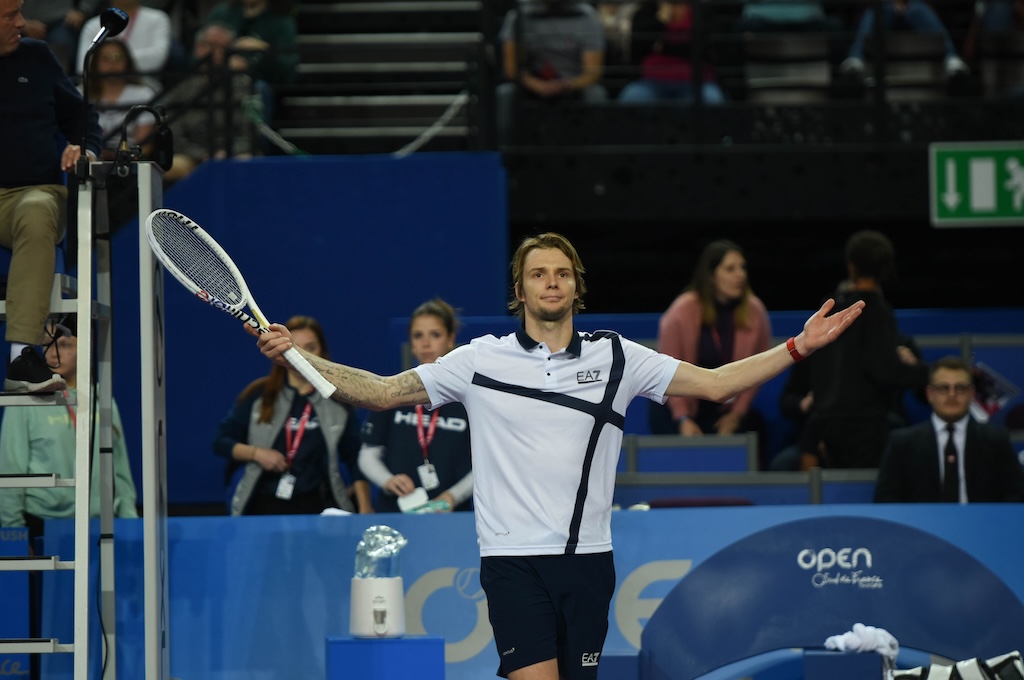 bublik-victoire-halle-atp-500-wimbledon-tennis