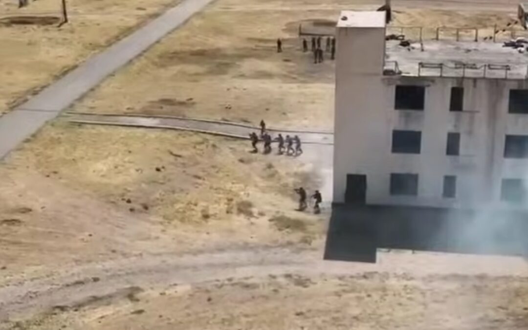 Exercices militaires en altitude : le Pakistan et le Tadjikistan affûtent leurs forces antiterroristes en montagne
