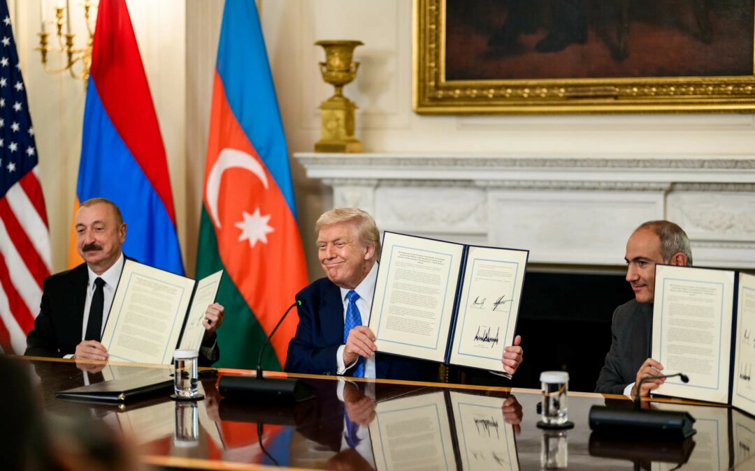 Arménie-Azerbaïdjan : Kassym-Jomart Tokaïev et Shavkat Mirziyoyev saluent la signature d’un mémorandum