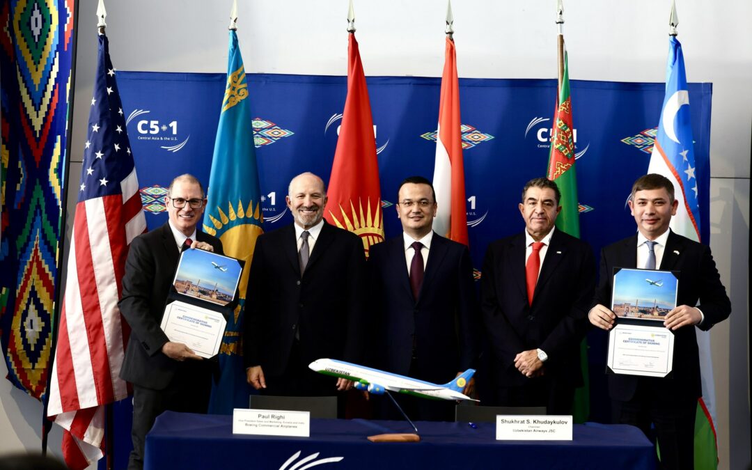 Uzbekistan Airways signe une commande record de 22 Boeing 787 Dreamliner