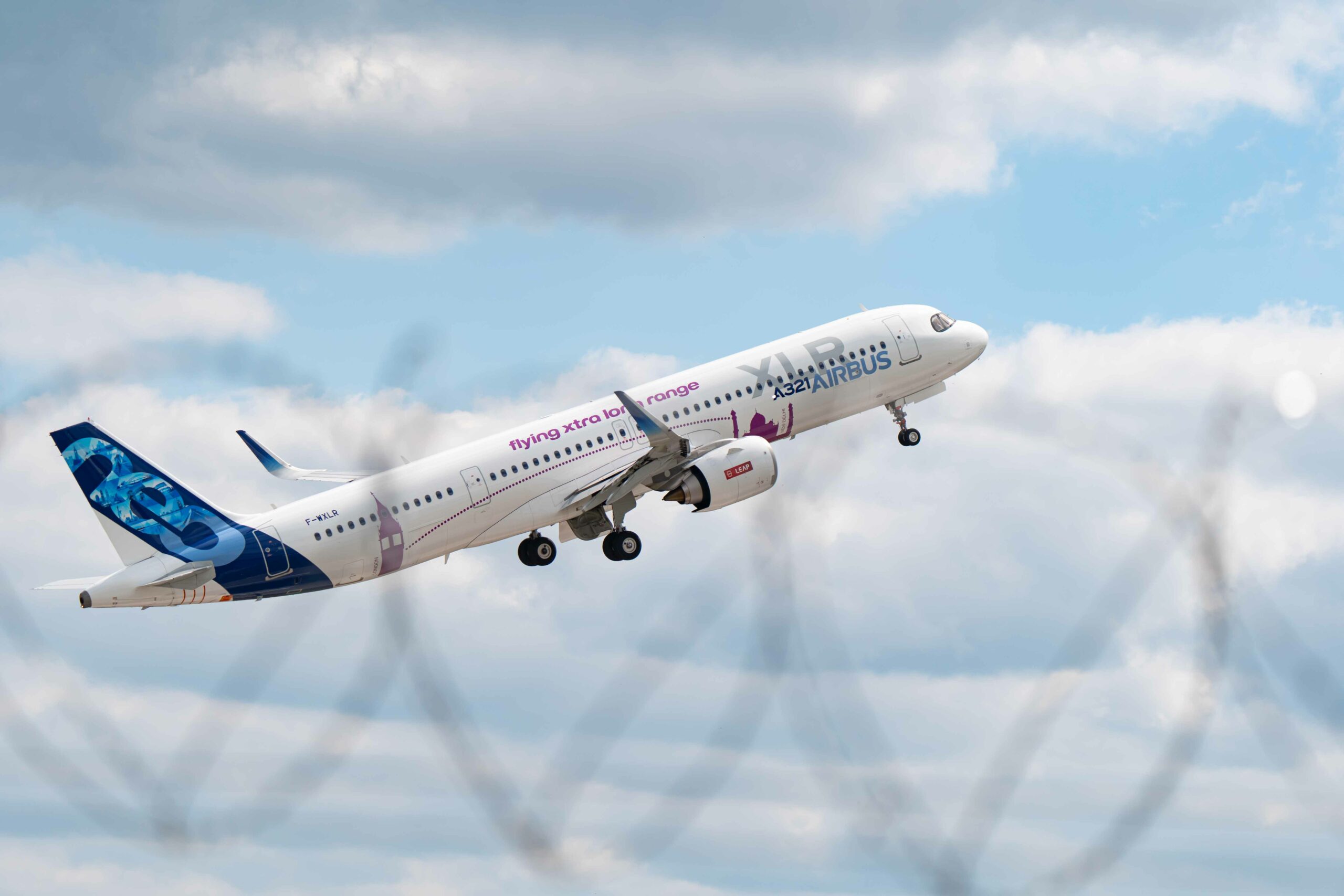 Airbus confirme son ancrage au Kazakhstan avec 25 nouveaux appareils A320neo Airbus confirme son ancrage au Kazakhstan avec 25 nouveaux appareils A320neo