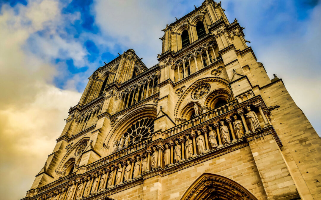 « Notre-Dame de Paris » en kazakh, le succès viral qui surprend sept ans après