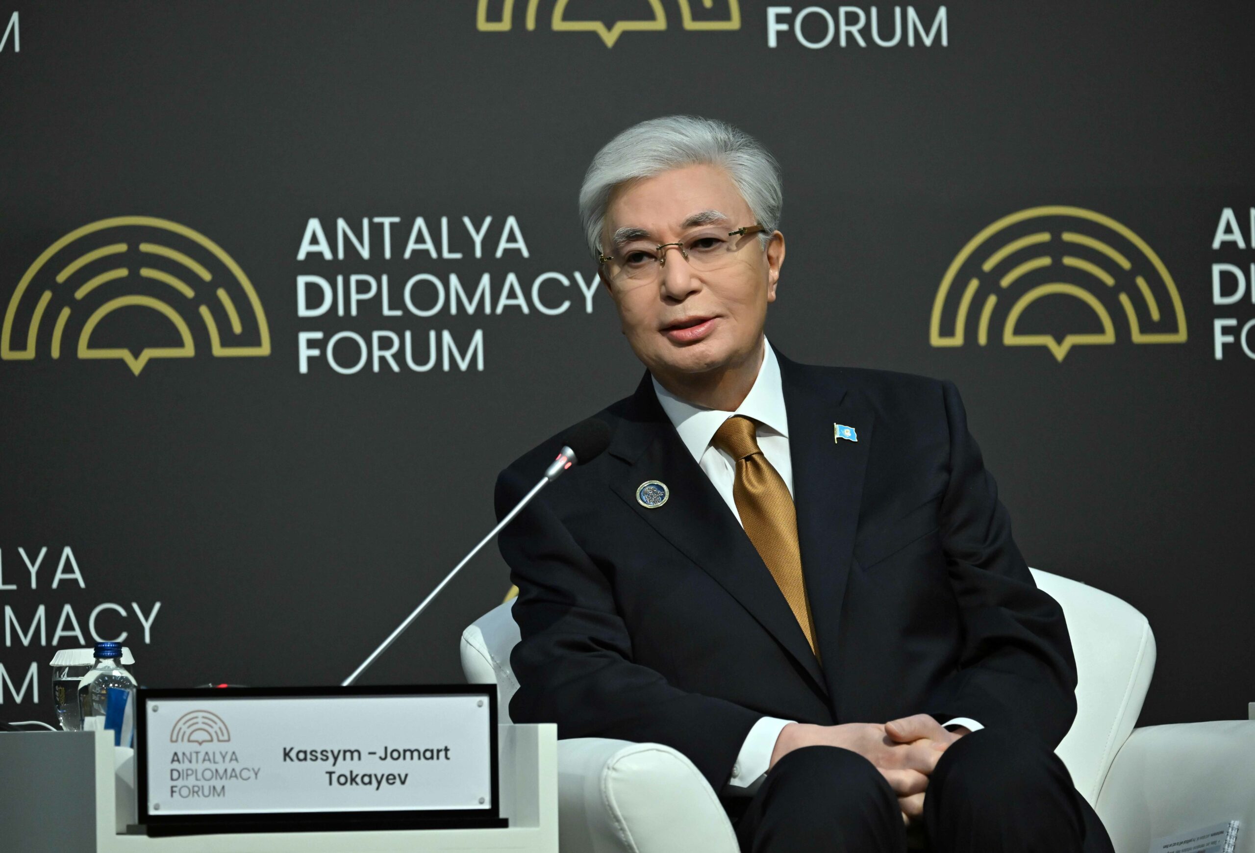 Au Forum diplomatique d'Antalya, Kassym-Jomart Tokaïev appelle à la retenue face aux tensions mondiales