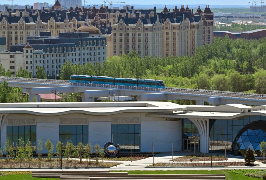 Tarlan remplace le LRT d'Astana : quand le Kazakhstan transforme ses transports en symboles mythologiques