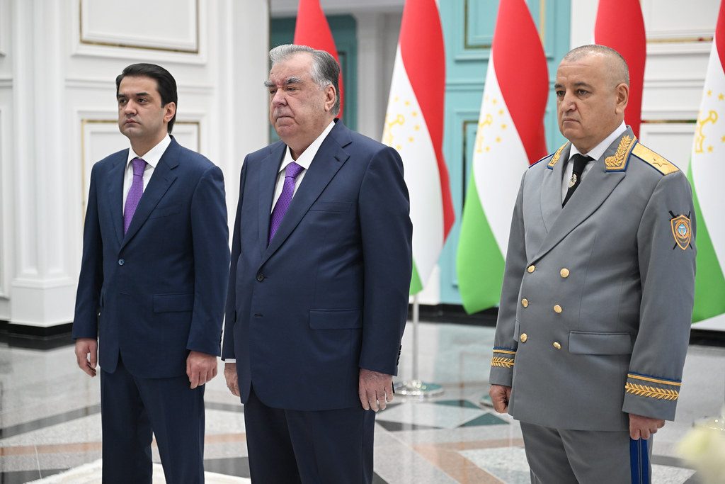Tadjikistan : le ministère de la Justice inaugure son nouveau siège sous fond de sévères critiques