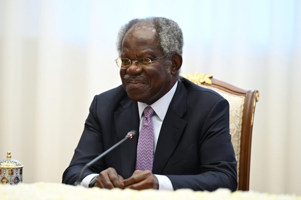 BlackRock engage 14.000 milliards de dollars en Ouzbékistan : un pivot économique majeur