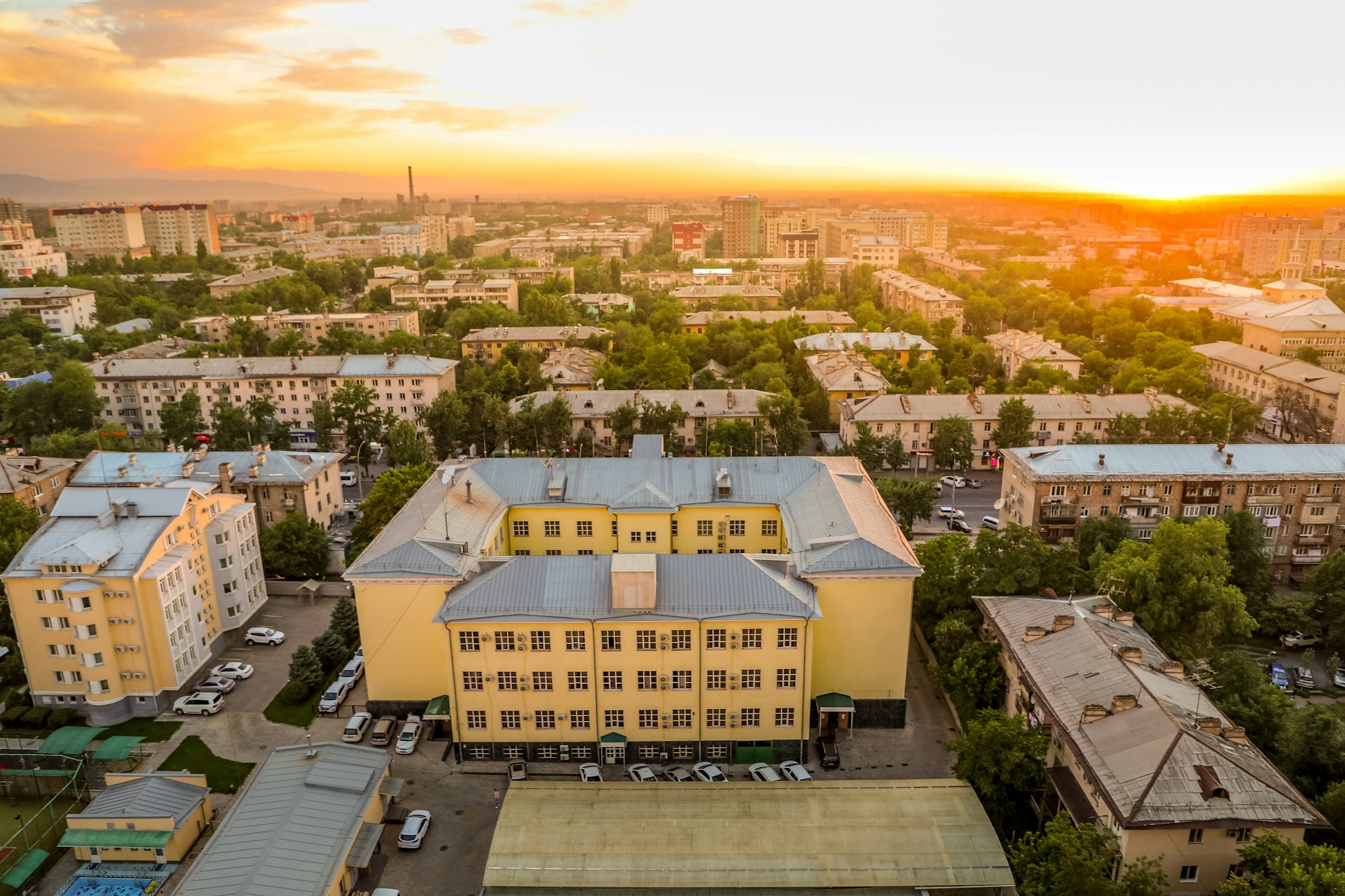 bichkek Au Kirghizstan, les habitants ont reçu l'ordre de quitter la capitale pendant le sommet de l'Organisation de coopération de Shanghaï