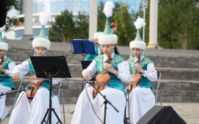 Dombra : le Kazakhstan fête son instrument de musique national
