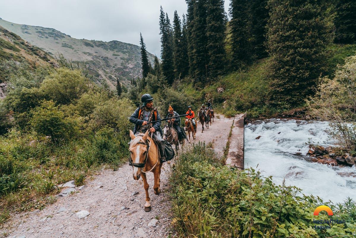 guides-etrangers-kazakhstan-reforme Guides au Kazakhstan : les étrangers ne pourront plus conduire de visites à partir du 1er août 2026