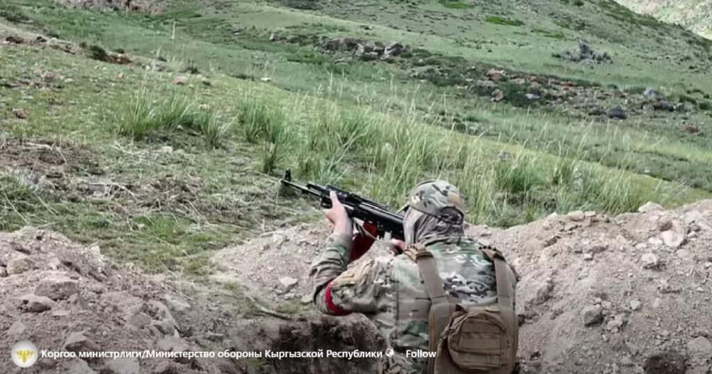 Manœuvres militaires Kirghizstan-Russie : drones et combats en montagne