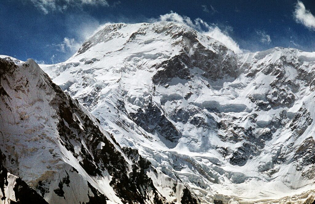 pic-victoire-kighizstan-permis-alpinistes
