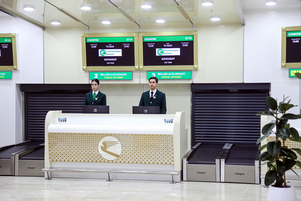Turkménistan : des étudiants empêchés de quitter le pays avant la rentrée