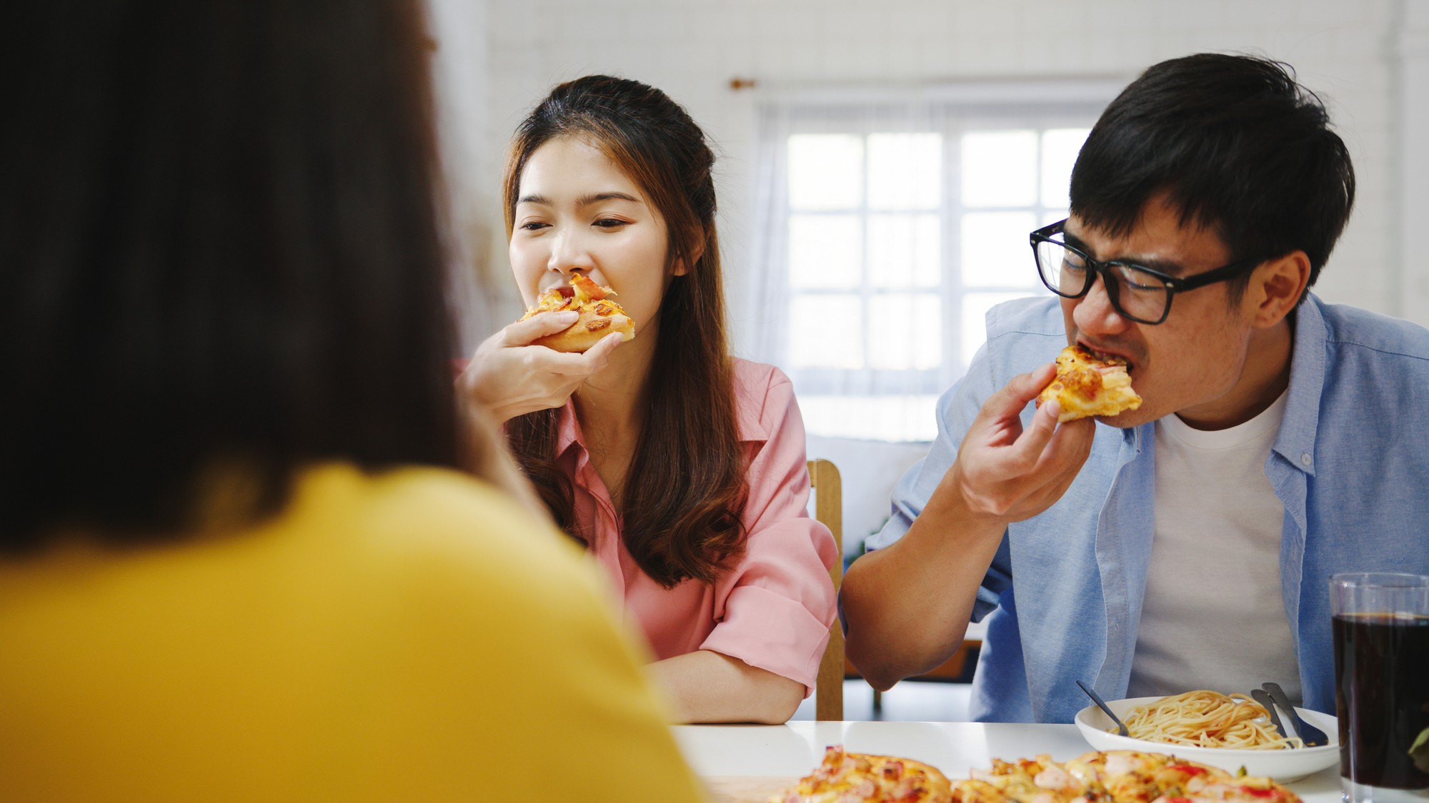 Fast-food : le Kazakhstan veut limiter la publicité visant les enfants