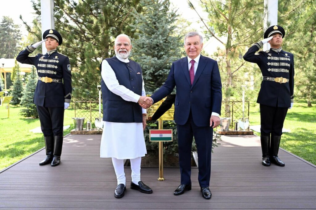 Narendra Modi en Ouzbékistan : douze documents signés à Tachkent