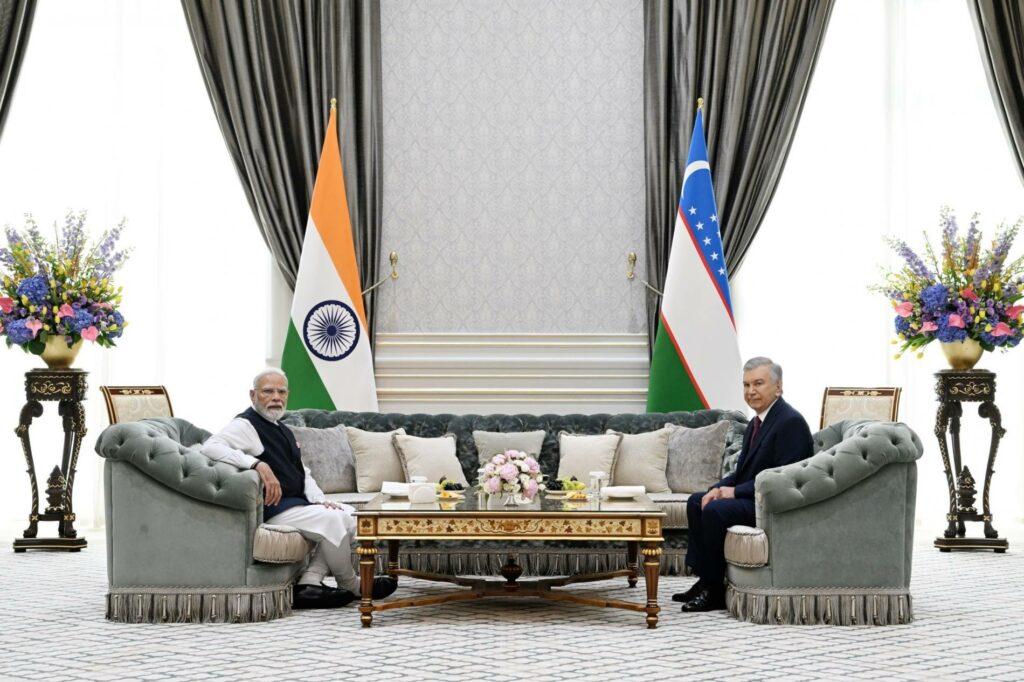 Narendra Modi en Ouzbékistan : douze documents signés à Tachkent
