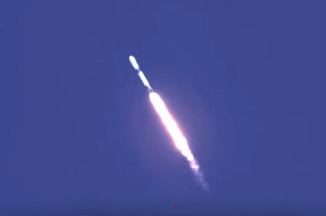 Le premier satellite du Kirghizstan lancé à bord d’une Falcon 9